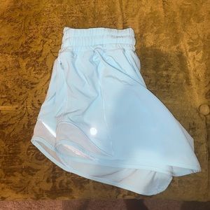 Lululemon Women’s Run Low Rise HOTTY HOT Low Rise Shorts 4” - Icing Blue